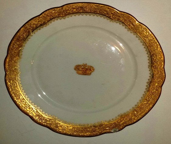 Porcelain plate