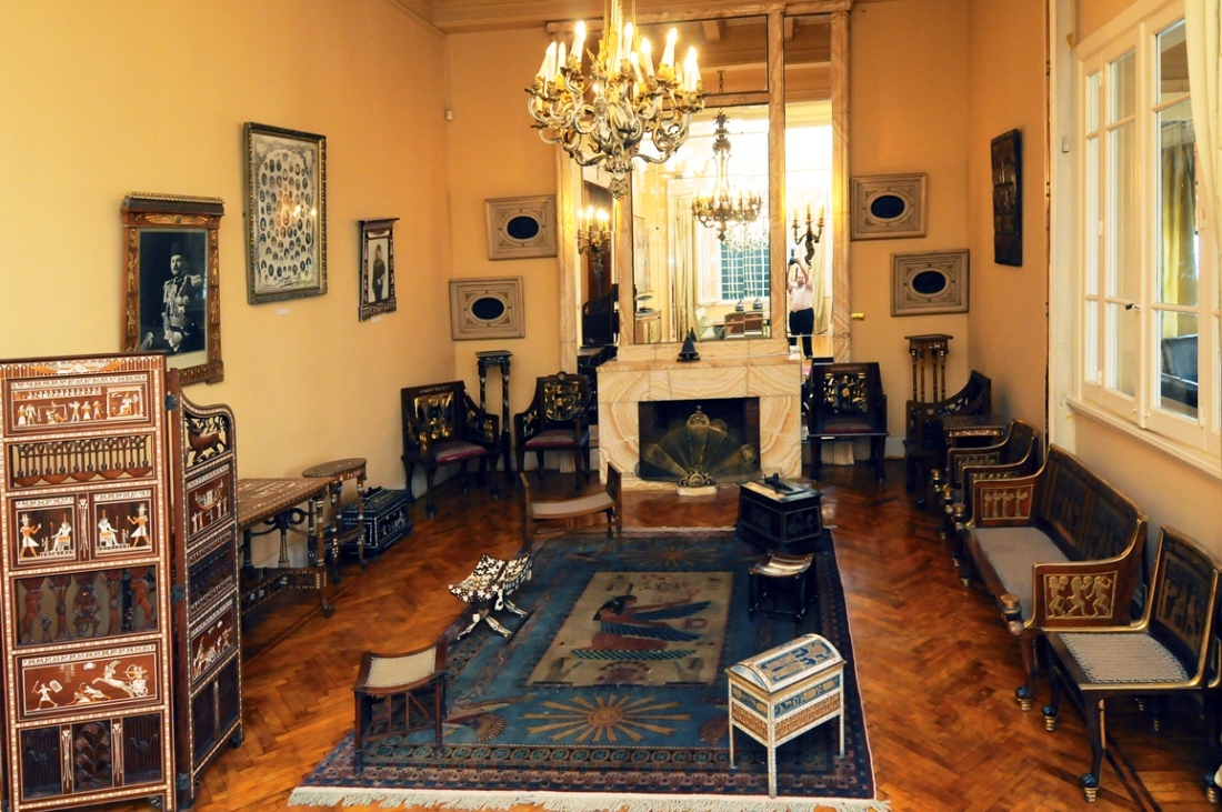 Fireplace hall