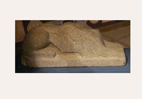 Small-sized sphinx statue