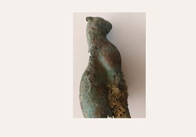 statue of cat