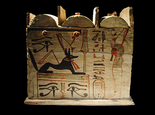 Chest of painted wood with ushabtis insid