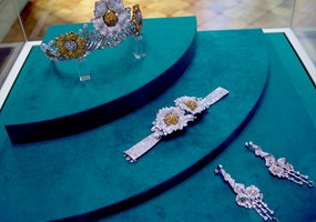 Set of Queen Farida