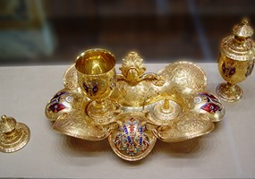 Golden set of collection Malak Tosson